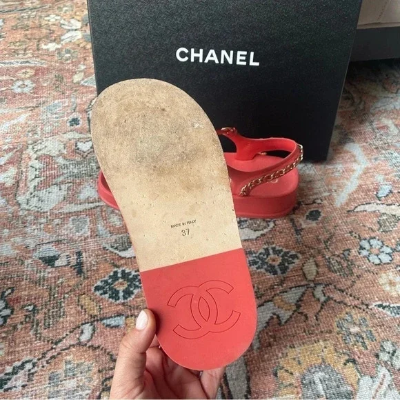 Chanel Coral Pink 2021 Interlocking CC Logo Gladiator Sandals Leather Gold Chain - Picture 9 of 10